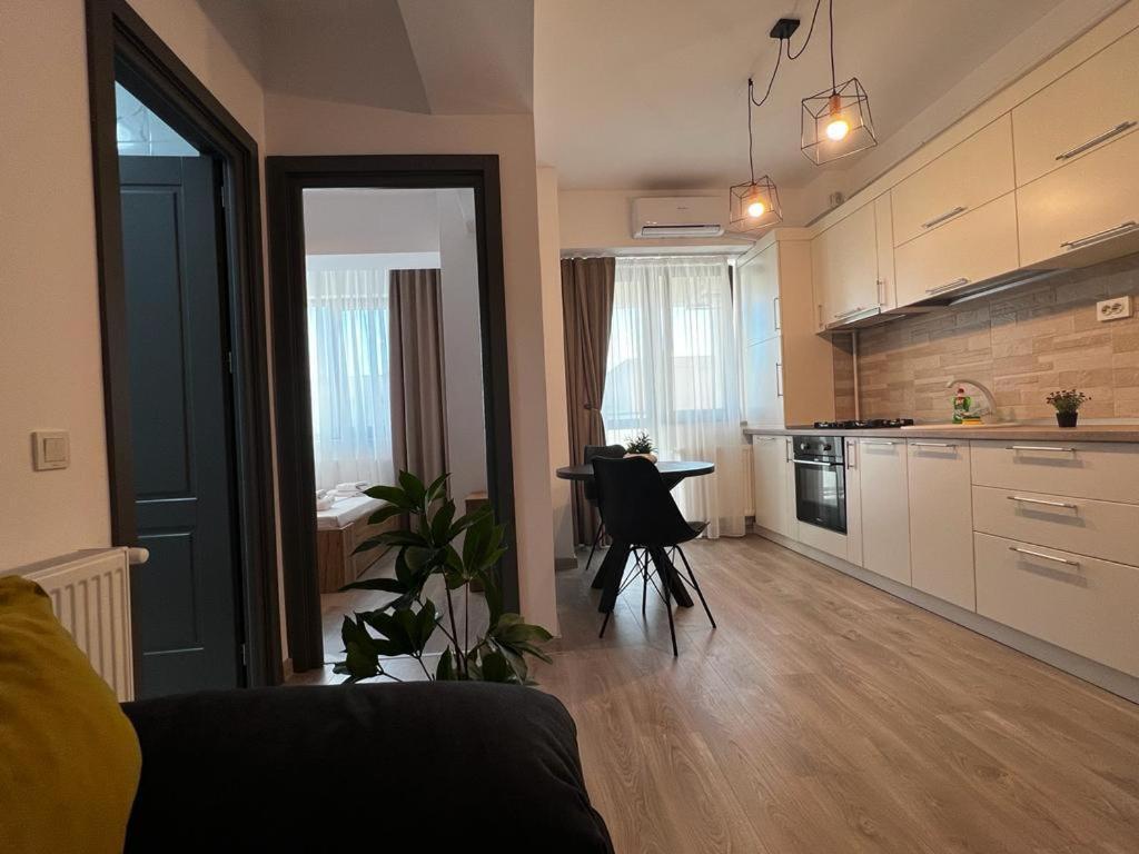 Cozy Accommodation Central City - ยาช ภายนอก รูปภาพ