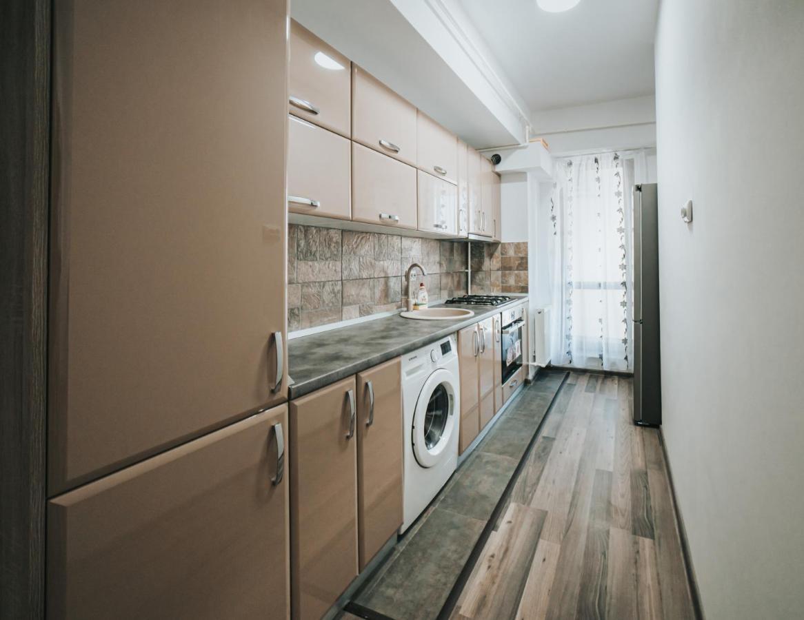 Cozy Accommodation Central City - ยาช ภายนอก รูปภาพ