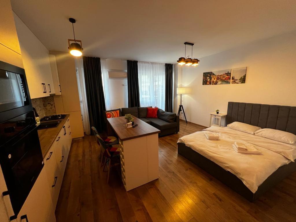 Cozy Accommodation Central City - ยาช ภายนอก รูปภาพ