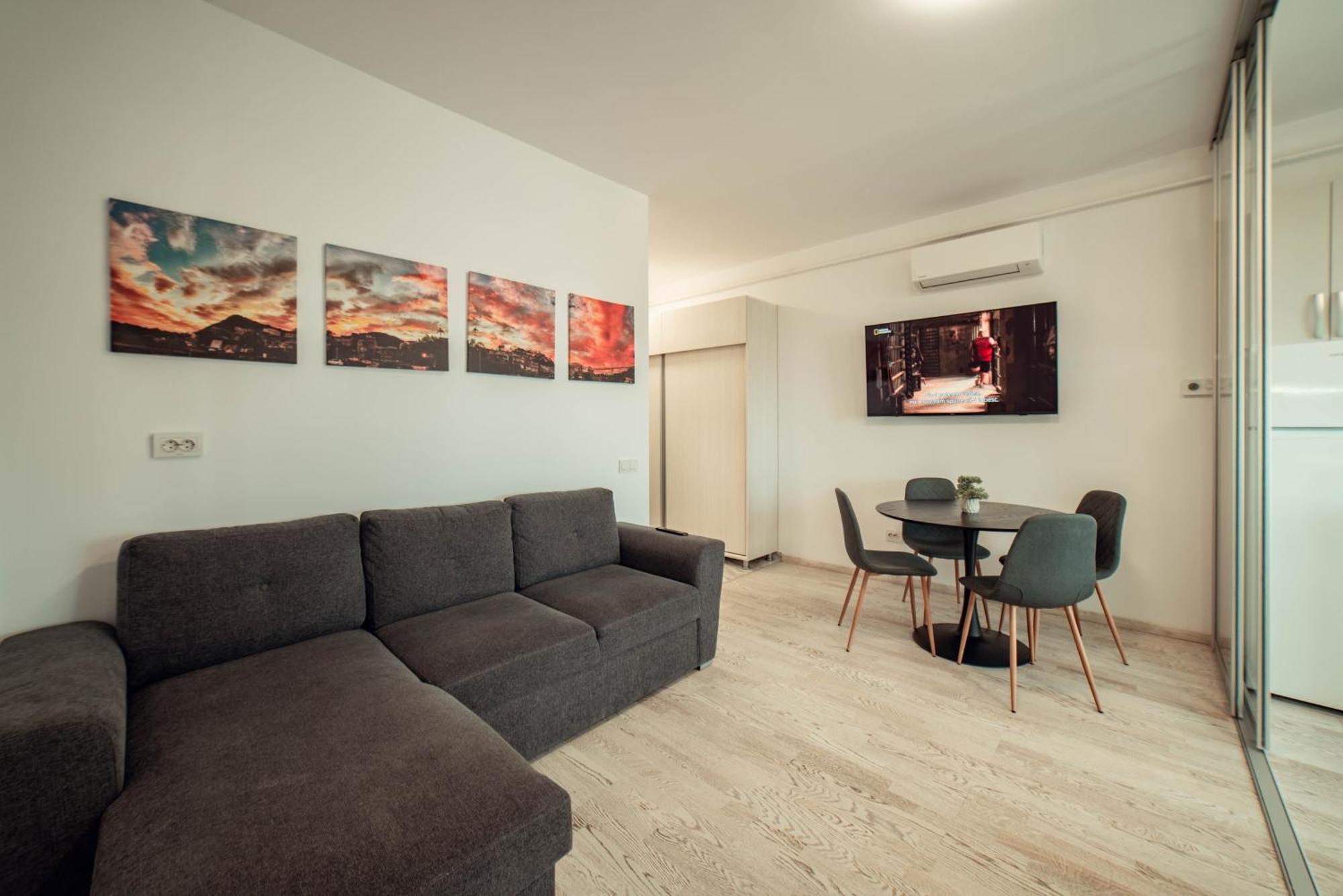 Cozy Accommodation Central City - ยาช ภายนอก รูปภาพ